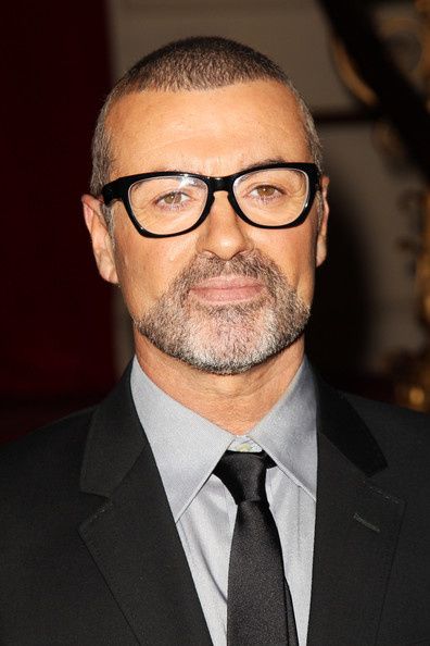 http://a10.idata.over-blog.com/396x594/1/78/15/44/25-LIVE/YOG/George-Michael-George-Michael-Press-Conference-CsmWT84i-fSl.jpg