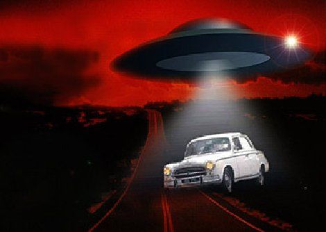 A-alien-ovni-en.jpg